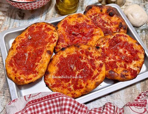 Pizzette rosse sottili e croccanti