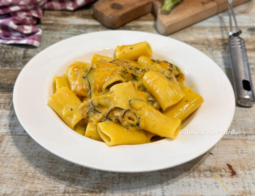 Pasta con zucchine, parmigiano e zafferano