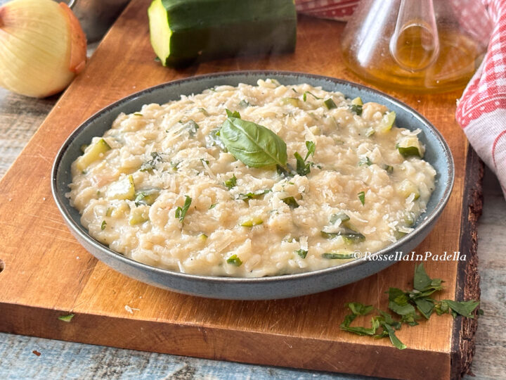 Risotto con zucchine e stracchino cremoso