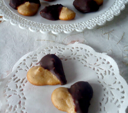 Spritz cookies fragola e cioccolato ricetta dolci per San Valentino