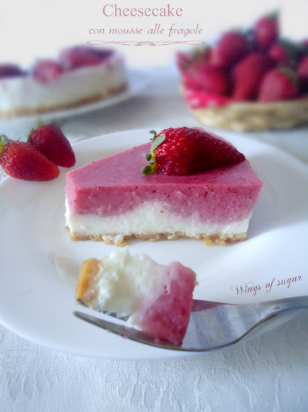 cheesecake con mousse alle fragole - wings of sugar blog -