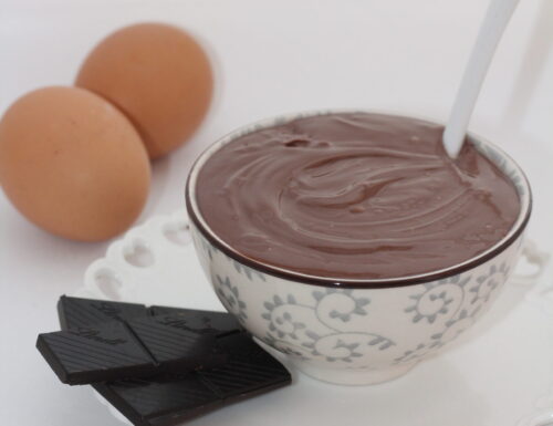 Crema pasticcera al cioccolato: versione tradizionale e bimby