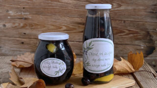 Olive nere al limone e sale | Addolcire e conservare le olive