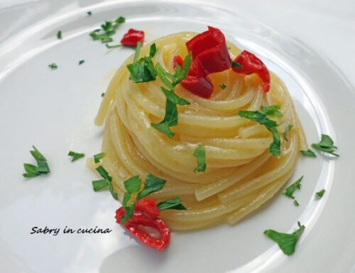 Spaghetti aglio olio e peperoncino risottati – Ricetta facile