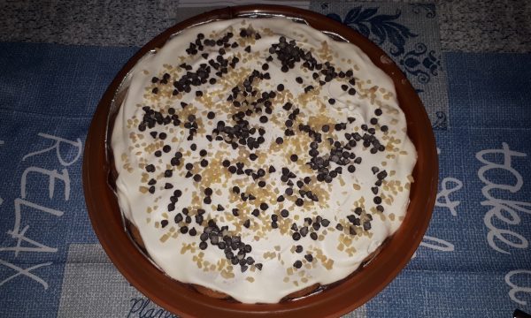 Torta fredda con crema al cioccolato e panna