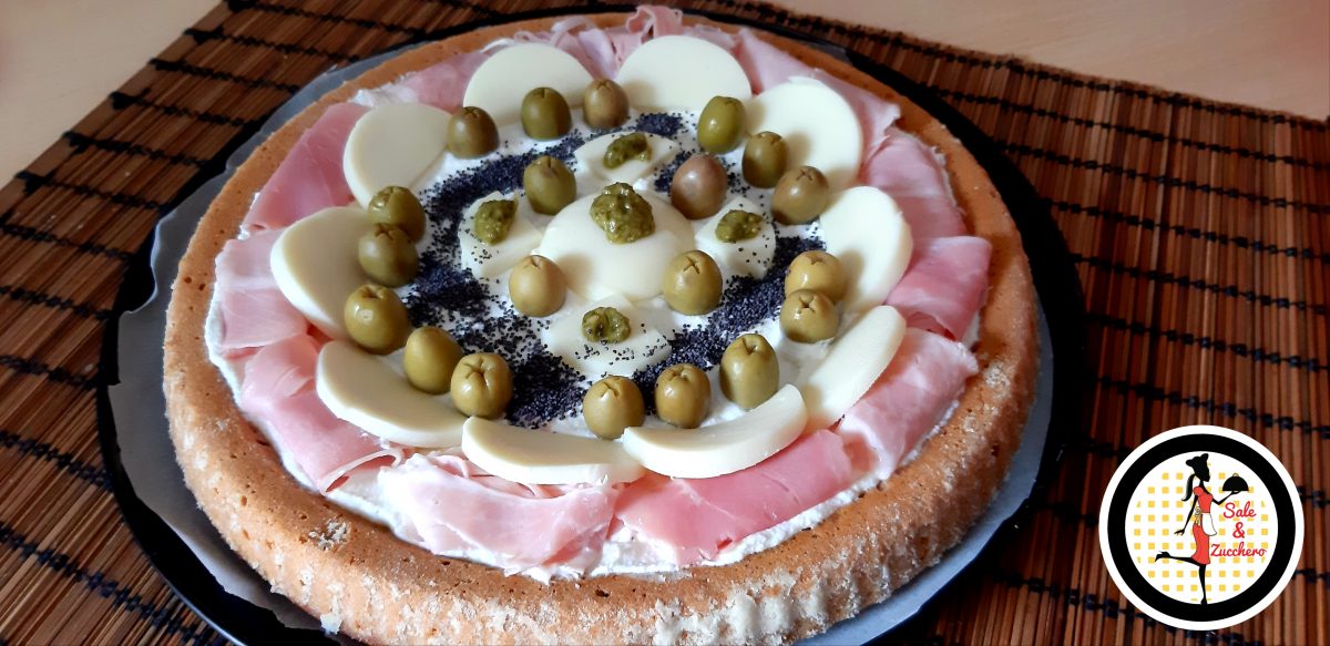 Crostata salata al pesto con prosciutto e formaggio