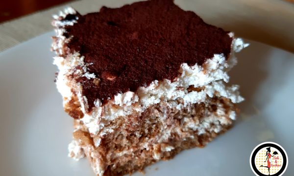 Tiramisù classico con panna – Ricetta infallibile!