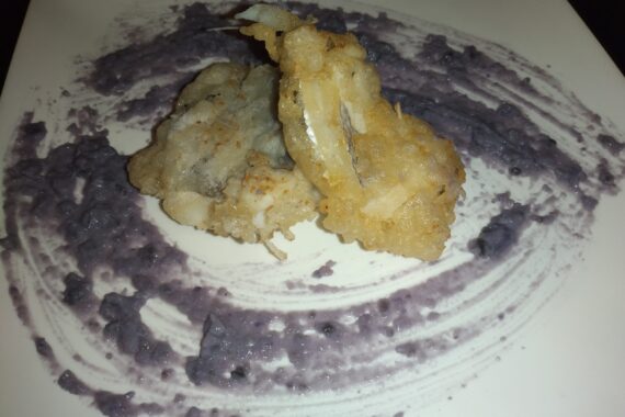 “Baccalà in Pastella su Crema di Patate Viola”