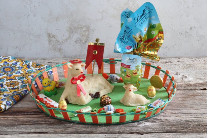 agnello pasquale siciliano di pasta di mandorle con ripieno al pistacchio