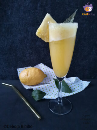 mimosa cocktail all'ananas