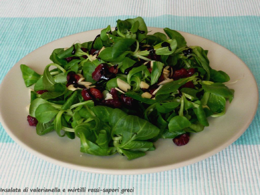 Valerian and cranberries salad