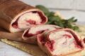 Pan bauletto con salsa di lamponi