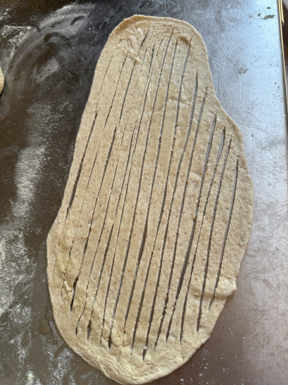 formatura dei panini cinesi sfogliati in padella