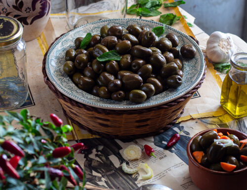 Olive verdi schiacciate alla siciliana, ricetta tradizionale