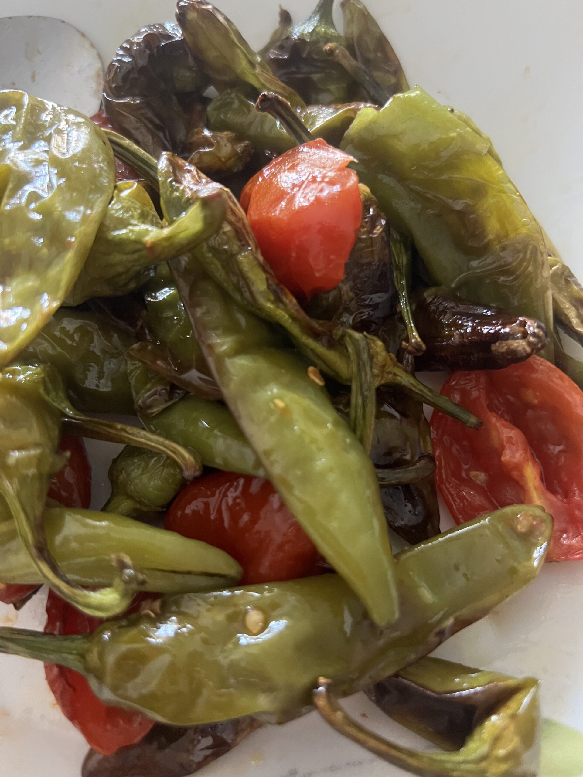 Peperoncini verdi in friggitrice ad aria