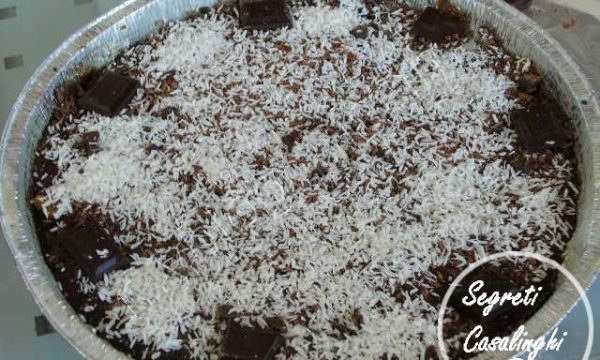 ricetta torta cioccolato scaglie cocco