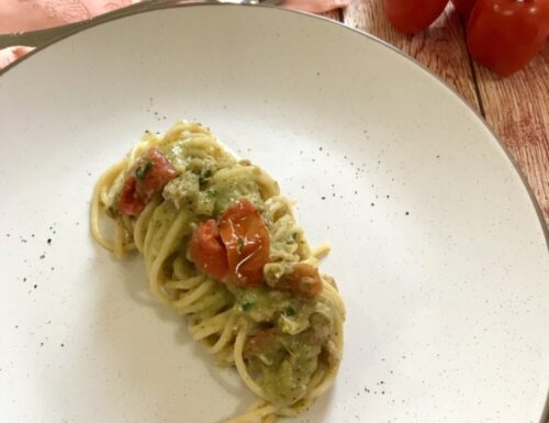 Pasta con crema di zucchine e tonno