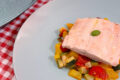 Salmone con verdure al forno