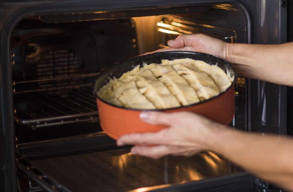 Come capire se una torta è cotta dentro