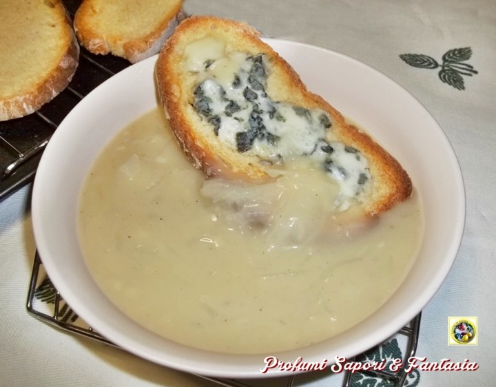 Zuppa di cipolle con crostini gratinati Blog Profumi Sapori & Fantasia