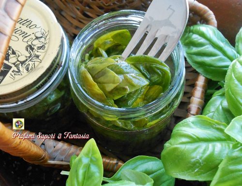 Conservare il basilico in olio di oliva