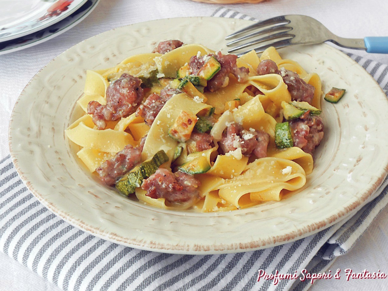 Tagliatelle con salsiccia zucchine e gorgonzola