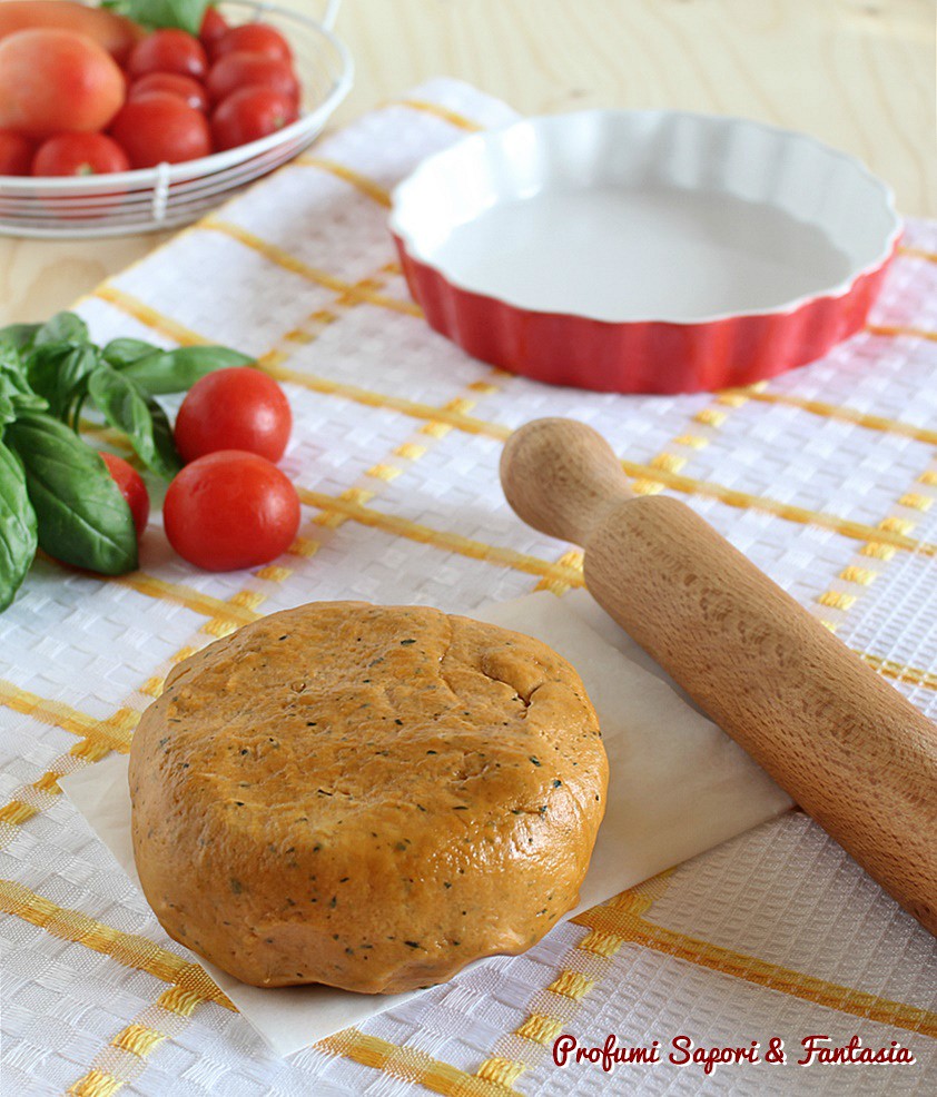 Pasta frolla al pomodoro e basilico