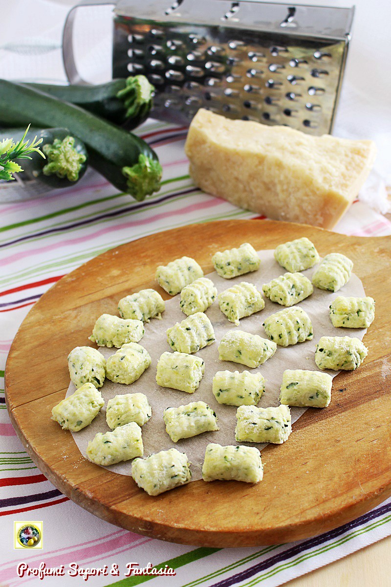 Gnocchi di ricotta e zucchine a crudo – Profumi Sapori & Fantasia