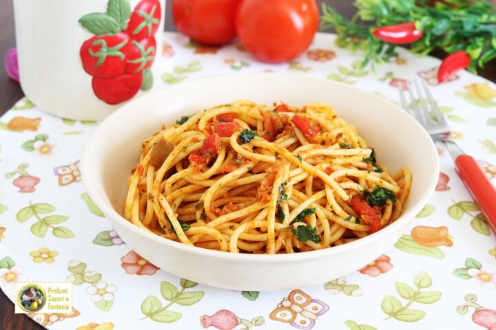 Spaghetti al tonno con peperoni
