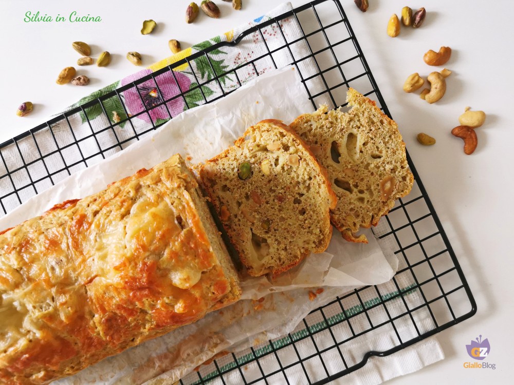 Plumcake Bimby salato con pistacchi