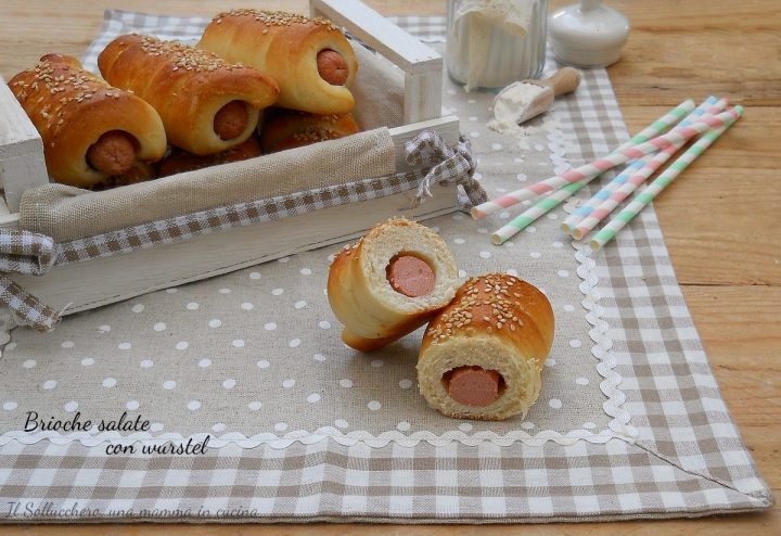 brioche salate con wurstel
