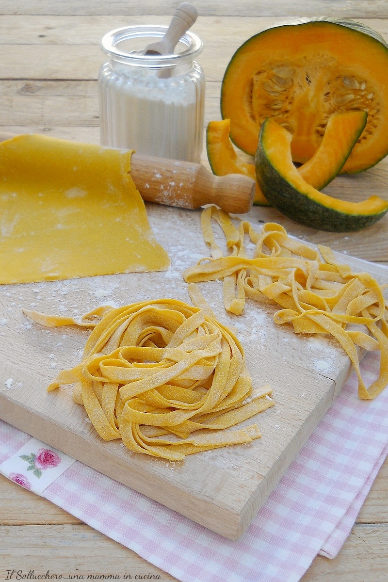 Pasta fresca alla zucca, ricetta perfetta con zucca nell'impasto