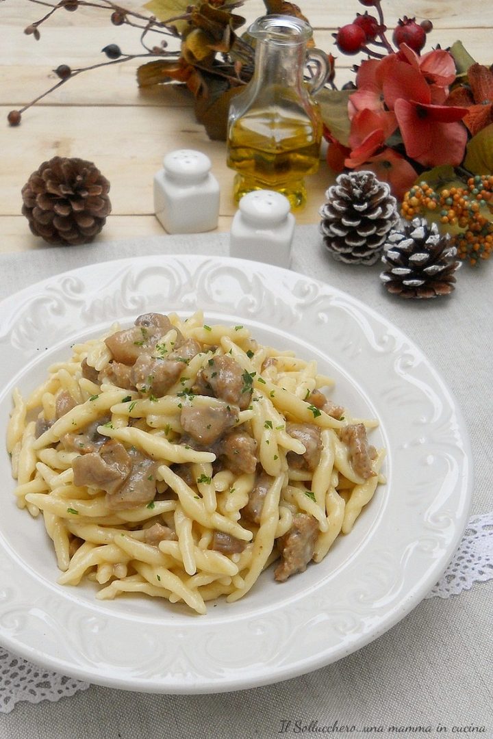 Trofie Funghi E Salsiccia Facili E Cremose Senza Panna