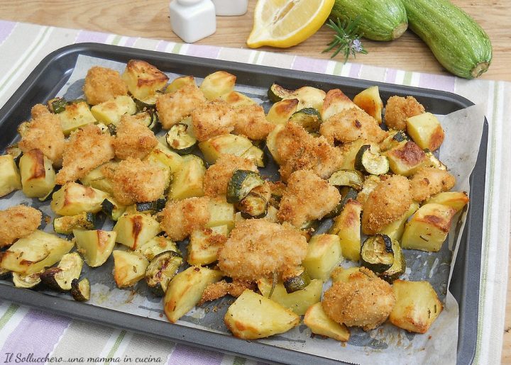 Bocconcini di pollo al forno con zucchine e patate