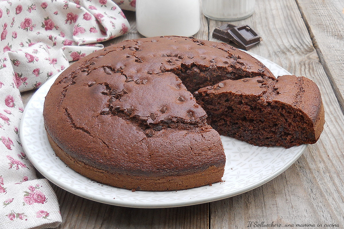 Torta al cioccolato fondente con panna montata - Ricette Granarolo