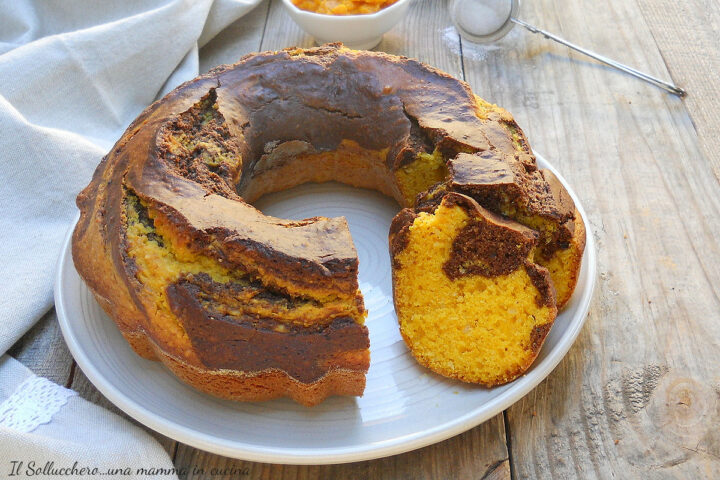 ciambellone soffice alla zucca mandorle e cacao oriz