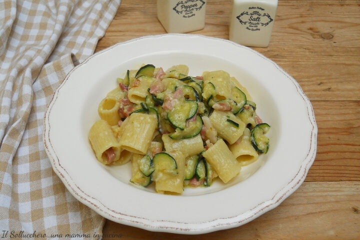pasta zucchine e pancetta oriz