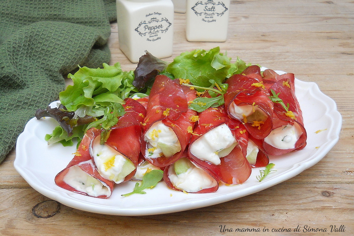 Involtini di bresaola con ricotta e rucola