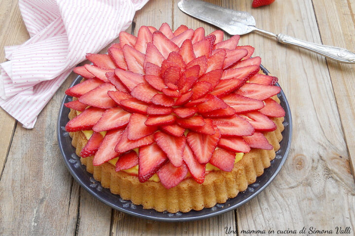 crostata morbida con crema e fragole oriz