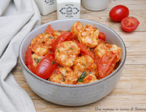 Gamberi in padella con pomodorini