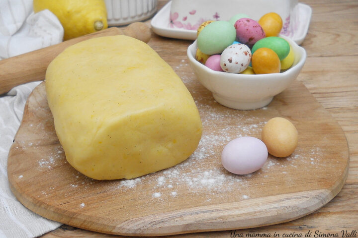 PASTA FROLLA PER PASTIERA DI SAL DE RISO, ricetta facile e veloce dalla consistenza friabile e aromatica. Perfetta per pastiera.