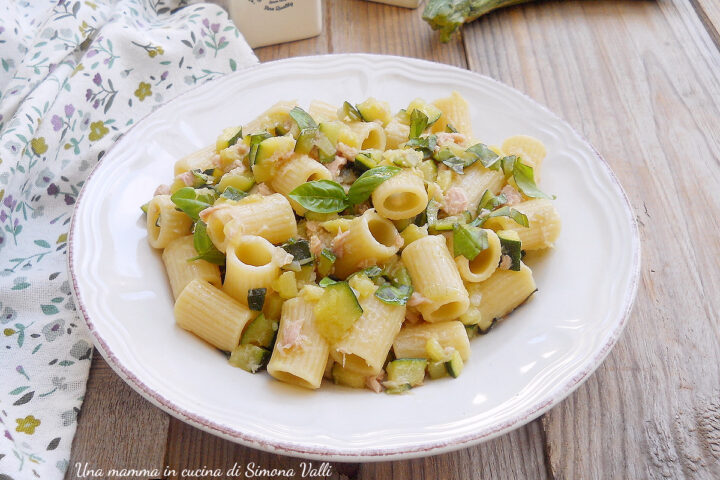 pasta con zucchine e tonno