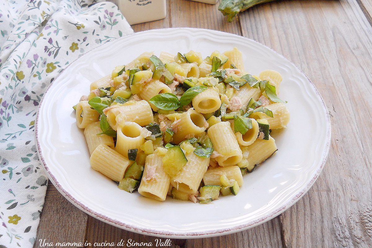 pasta con zucchine e tonno
