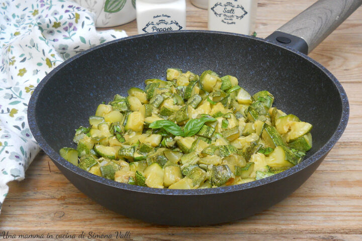 zucchine in padella