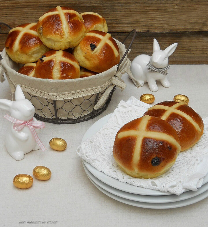 hot cross buns vert