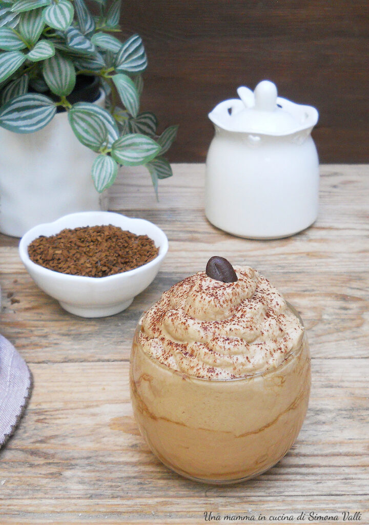 La crema al caffè Paradiso è una variante molto golosa della ricetta classica a cui ho aggiunto un ingrediente che la rende speciale!