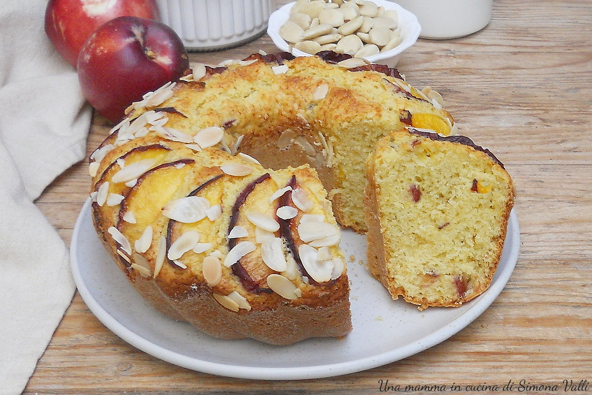 ciambellone alle pesche e mandorle oriz