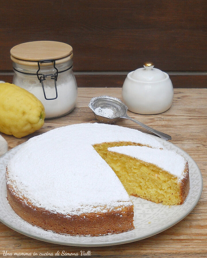 La torta al limone e ricotta è un dolce morbidissimo ideale per la colazione. Ricetta semplice e veloce, l'impasto si prepara in 10 minuti.