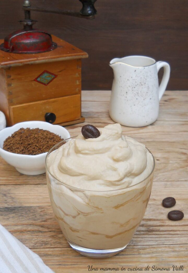 Crema fredda al caffè come al bar: la ricetta facilissima, densa e cremosissima pronta in 2 minuti che non smonta. Ricetta facile