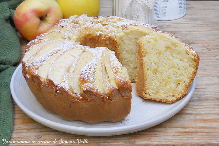 CIAMBELLONE ALLO YOGURT E MELE: la ricetta per farlo alto, soffice e con le mele che non affondano! Ricetta facile.